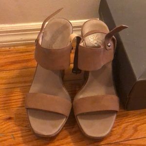 Vince Camuto mauve wedge sandal